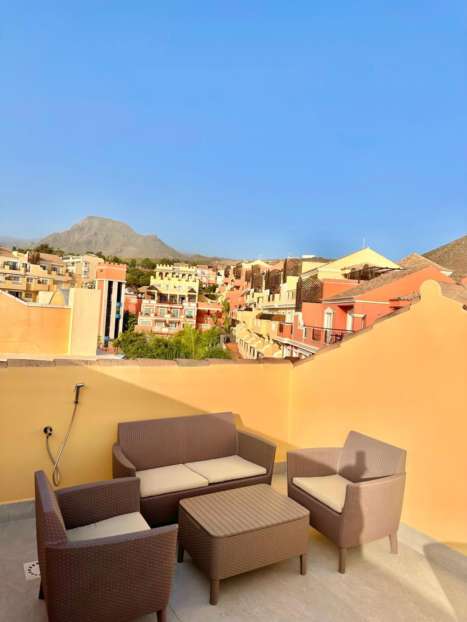 Sunset Apartment 2 & Heated Pool Los Cristianos  Exterior photo