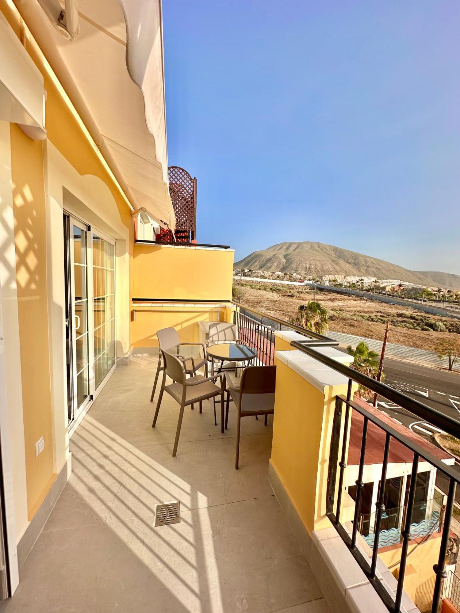 Sunset Apartment 2 & Heated Pool Los Cristianos  Exterior photo